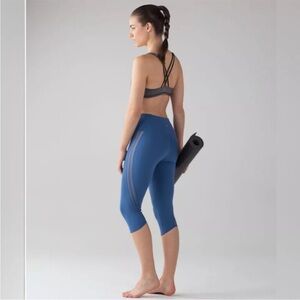NWOT Lululemon Sun Setter Crop (17")
Royal